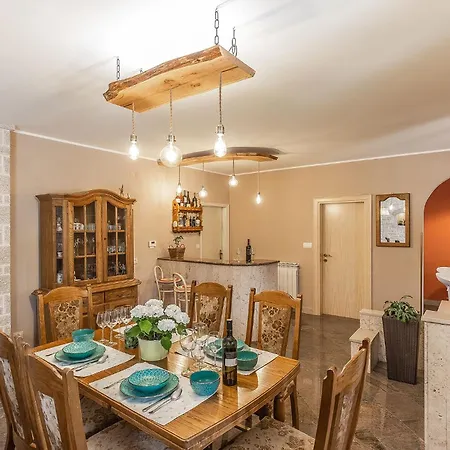 Villa Vermo Beram